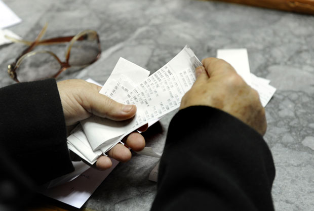 Коверте за наградну игру пренете у студио РТС, у суботу прво извлачење